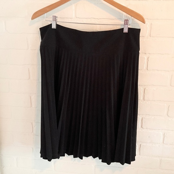 Vintage Pleated skirt Black Drop waist Old money Dark Academia Goth Sz 14 - Picture 1 of 8